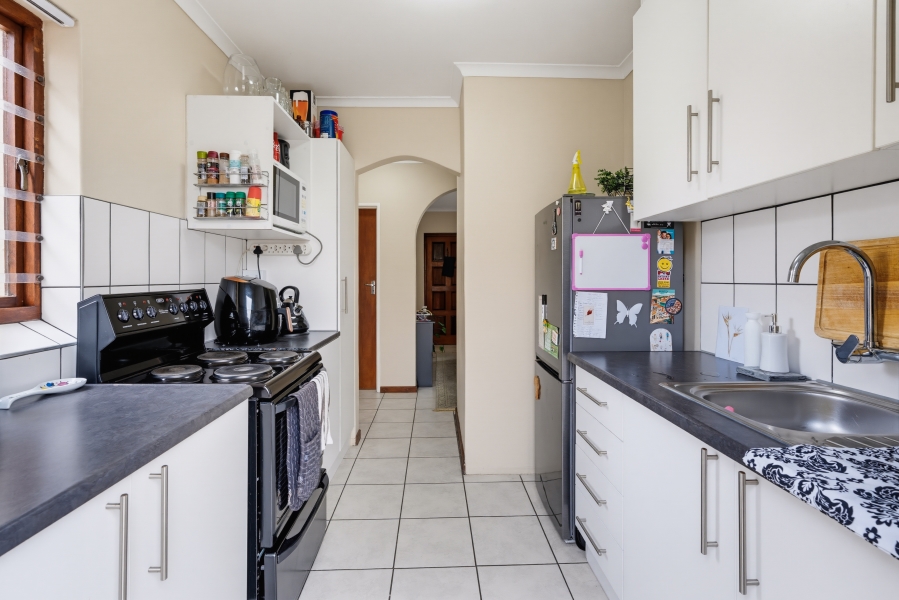2 Bedroom Property for Sale in Edgemead Western Cape